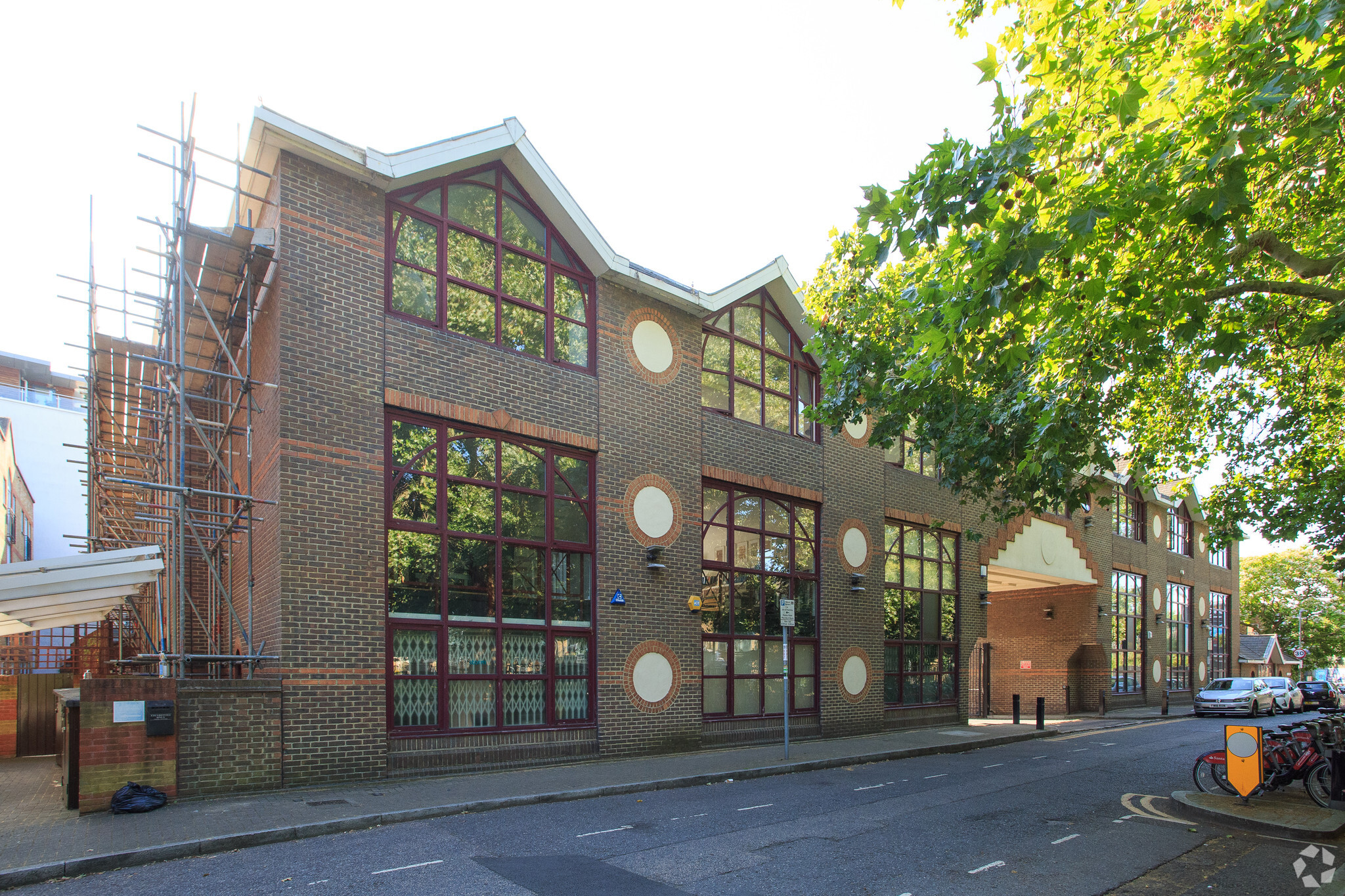 Putney Bridge Rd, London for lease Primary Photo- Image 1 of 19