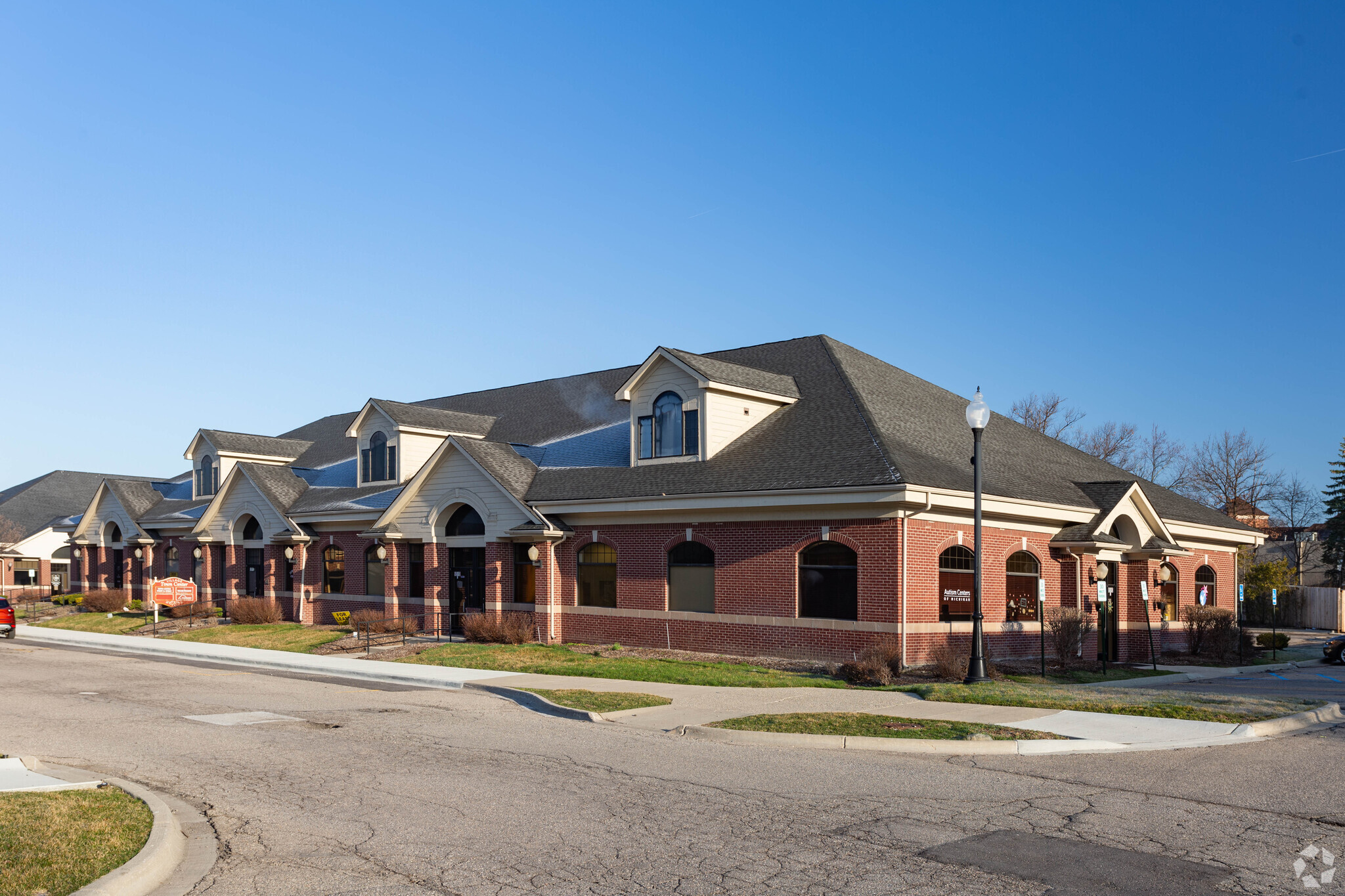 6507-6548 Town Center Dr, Independence Township, MI for sale Primary Photo- Image 1 of 1