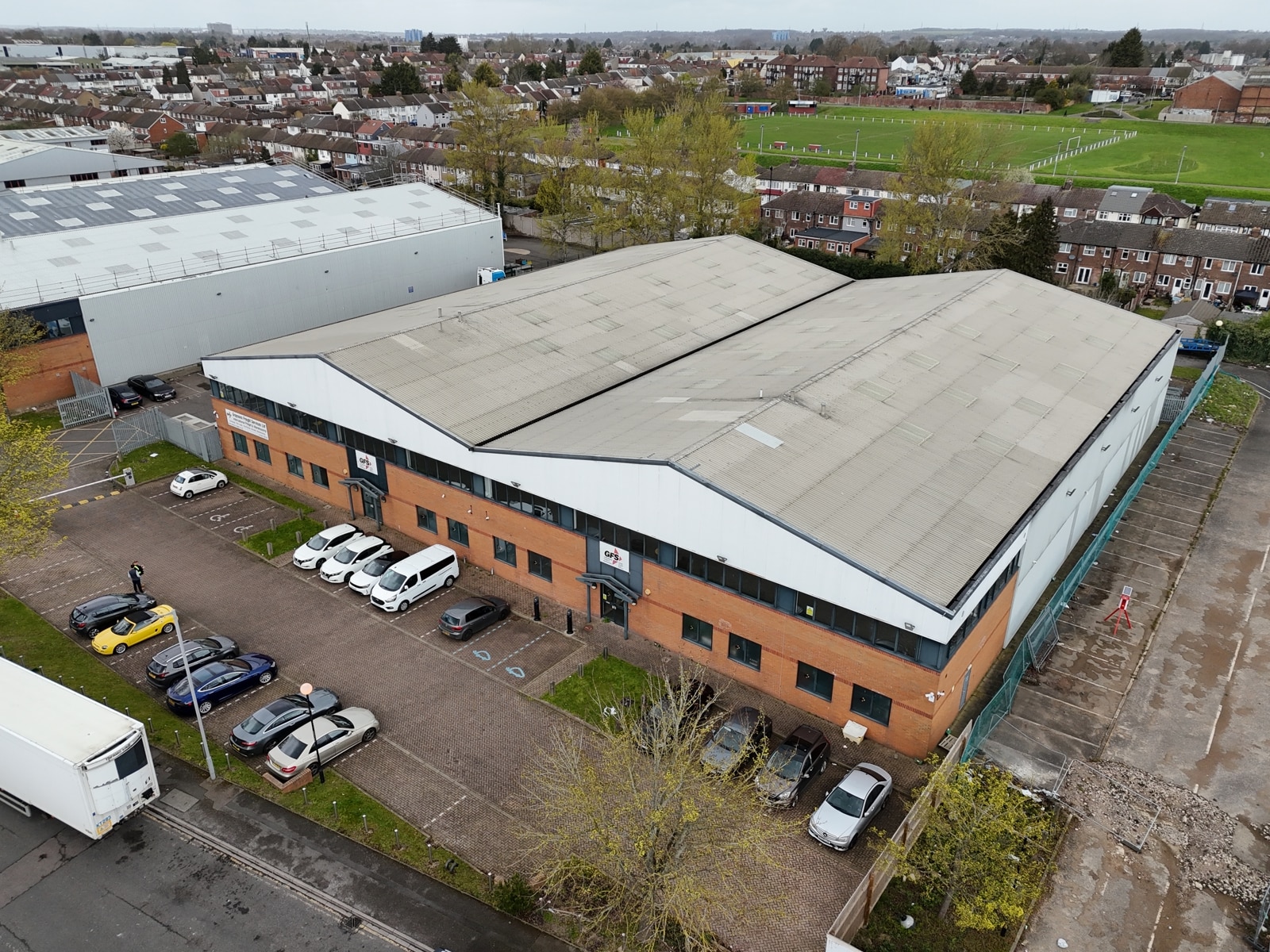 10 Laporte Way, Luton for lease Building Photo- Image 1 of 6