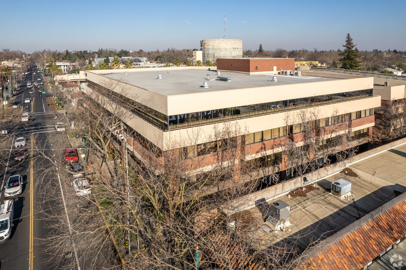 1201 Alhambra Blvd, Sacramento, CA 95816 Alhambra Medical Plaza