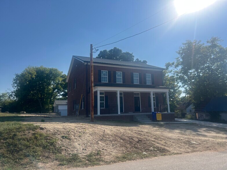 205 Walker St, Franklin, KY for lease - Building Photo - Image 2 of 18