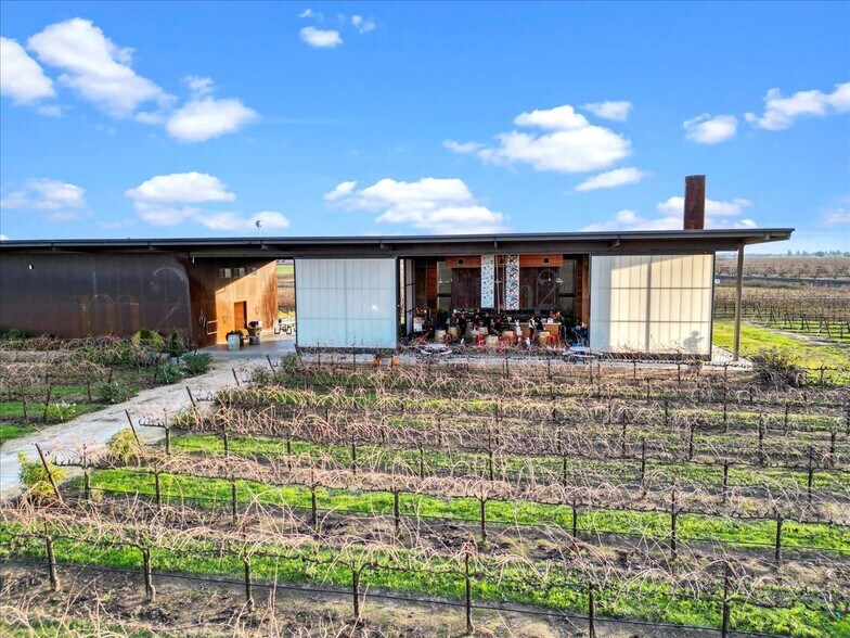 2900 E Peltier Rd, Acampo, CA for sale - Building Photo - Image 1 of 1