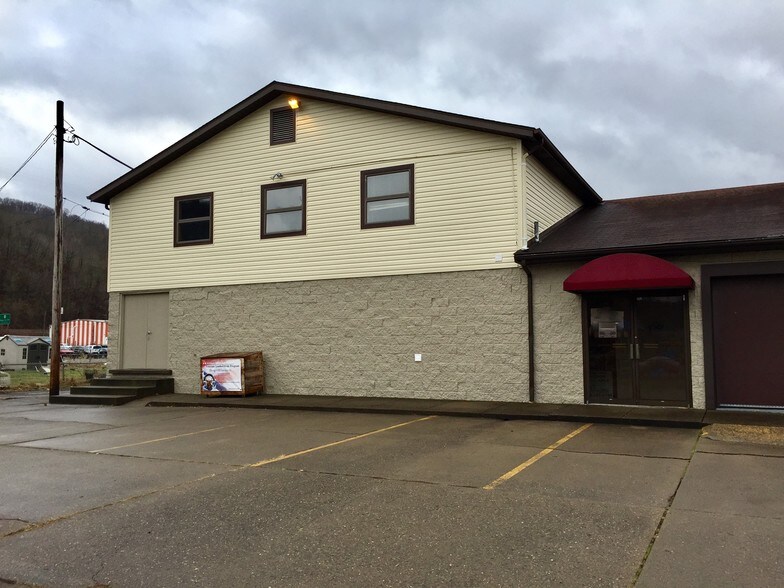 4706 Jacob St, Benwood, WV 26031