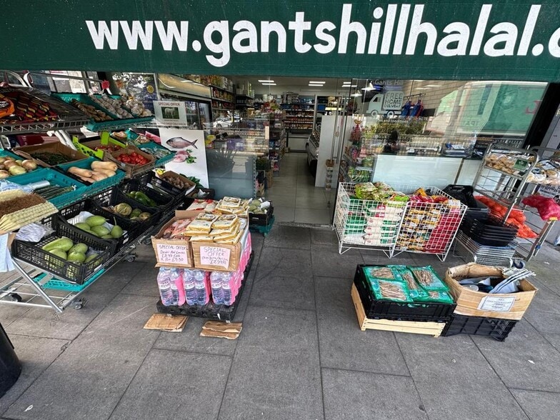 9 Woodford Ave, Ilford for sale - Building Photo - Image 1 of 27