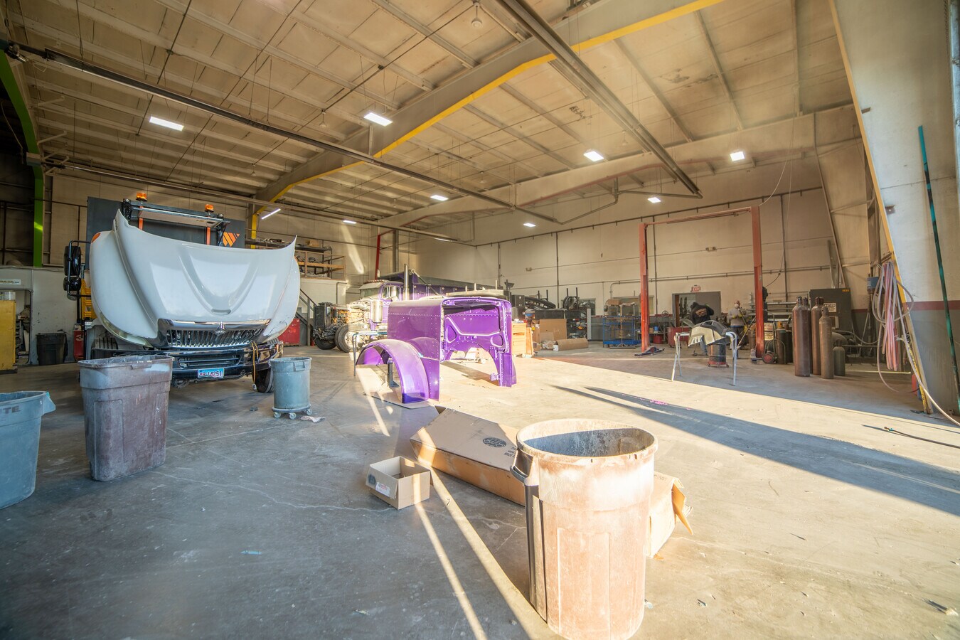 480 Short Beach Rd, East Haven, CT 06512 New Haven Truck & Auto Body