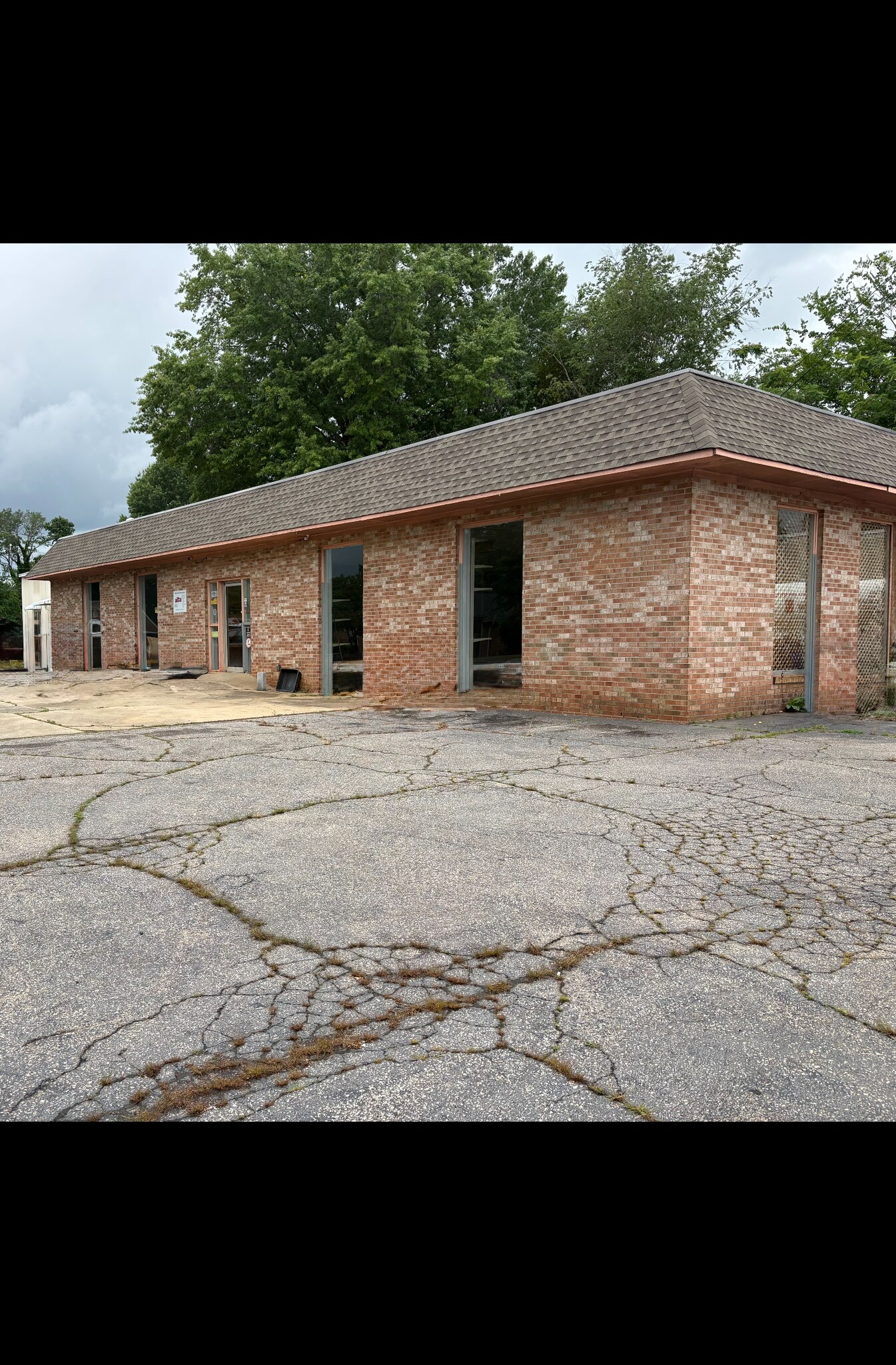 806 Westover Dr, Danville, VA for lease Building Photo- Image 1 of 10