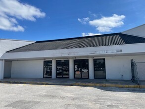 81-125 Geneva Dr, Oviedo, FL for lease Building Photo- Image 2 of 23