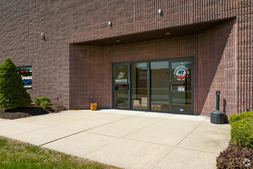 2 Frassetto Way, Lincoln Park, NJ for lease - Building Photo - Image 3 of 4