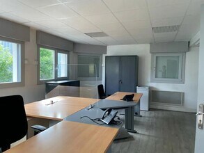 Flex in Gonesse for lease Interior Photo- Image 2 of 6