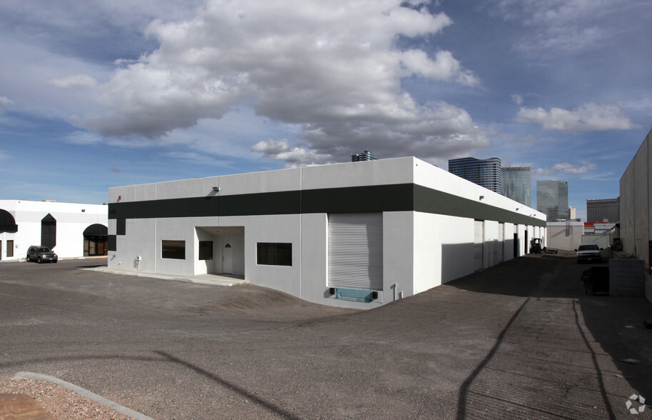 4640 S Valley View Blvd, Las Vegas, NV for lease - Building Photo - Image 3 of 6