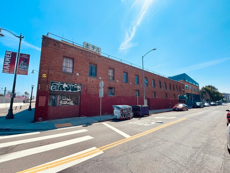 700-706 E 1st St, Los Angeles, CA for lease - Building Photo - Image 3 of 9