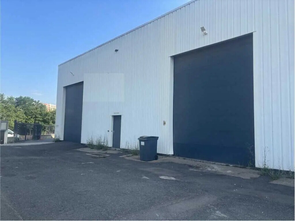 Vente Local d'activités 2 m² à 707 m² - Photo 1