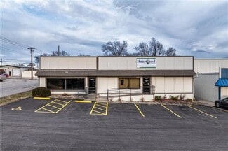 More details for 2327 N Belt Hwy, Saint Joseph, MO - Retail for Lease