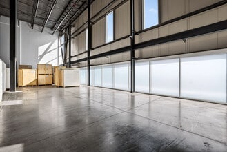 11235 Boul Métropolitain E, Montréal, QC for lease Interior Photo- Image 2 of 6