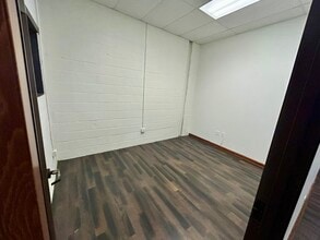 610 Elm St, McKinney, TX for lease Interior Photo- Image 2 of 6