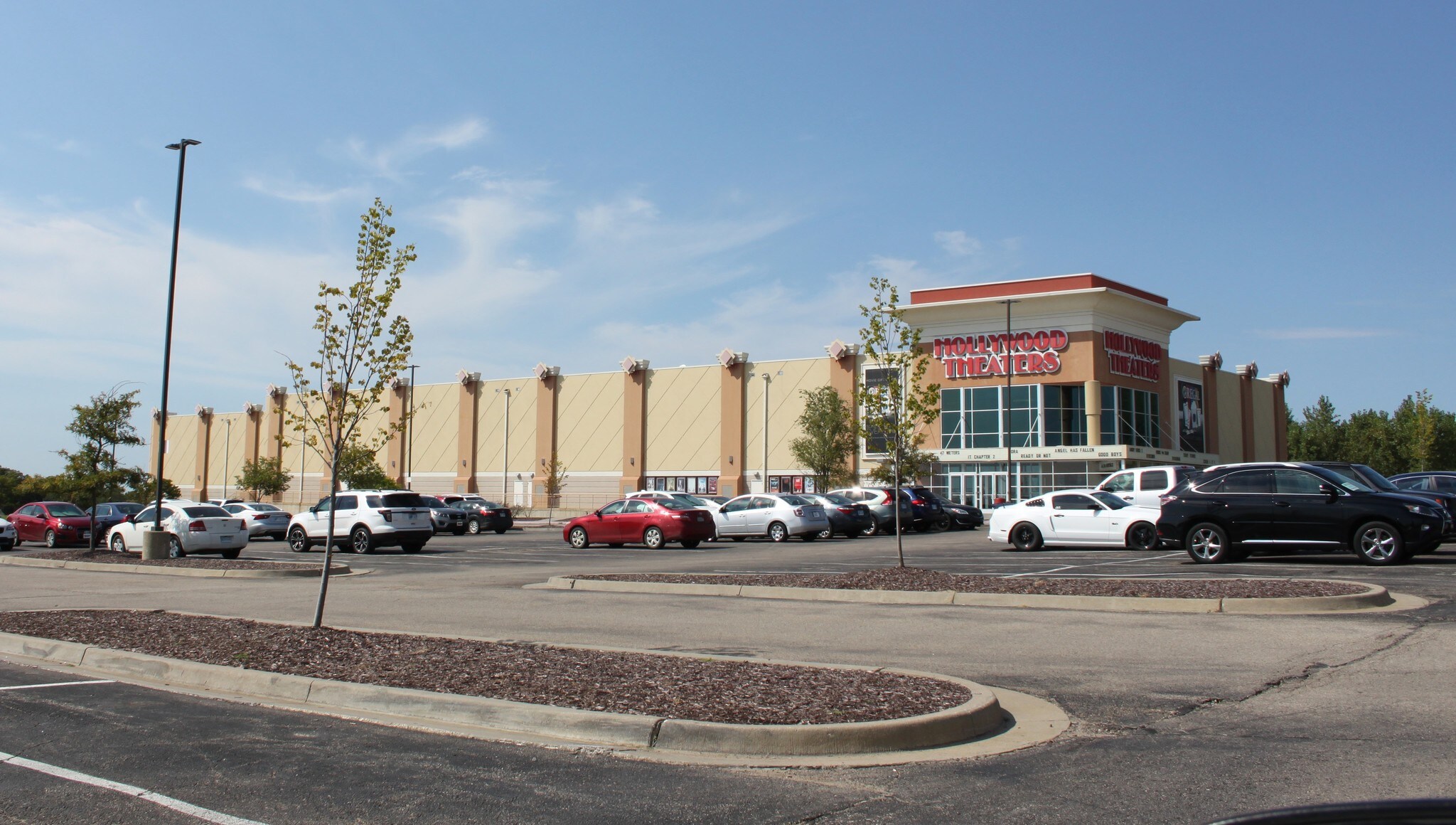 6200 SW 6th Ave, Topeka, KS 66615 Hollywood Theaters