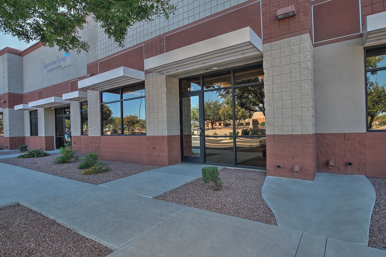 7235 E Hampton Ave, Mesa, AZ 85209 - Unit 107 -  - Interior Photo - Image 1 of 11