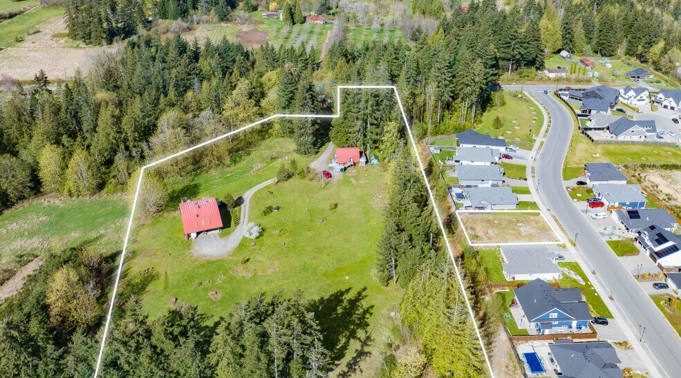 4070 Fraser Rd, Courtenay, BC for sale Primary Photo- Image 1 of 2