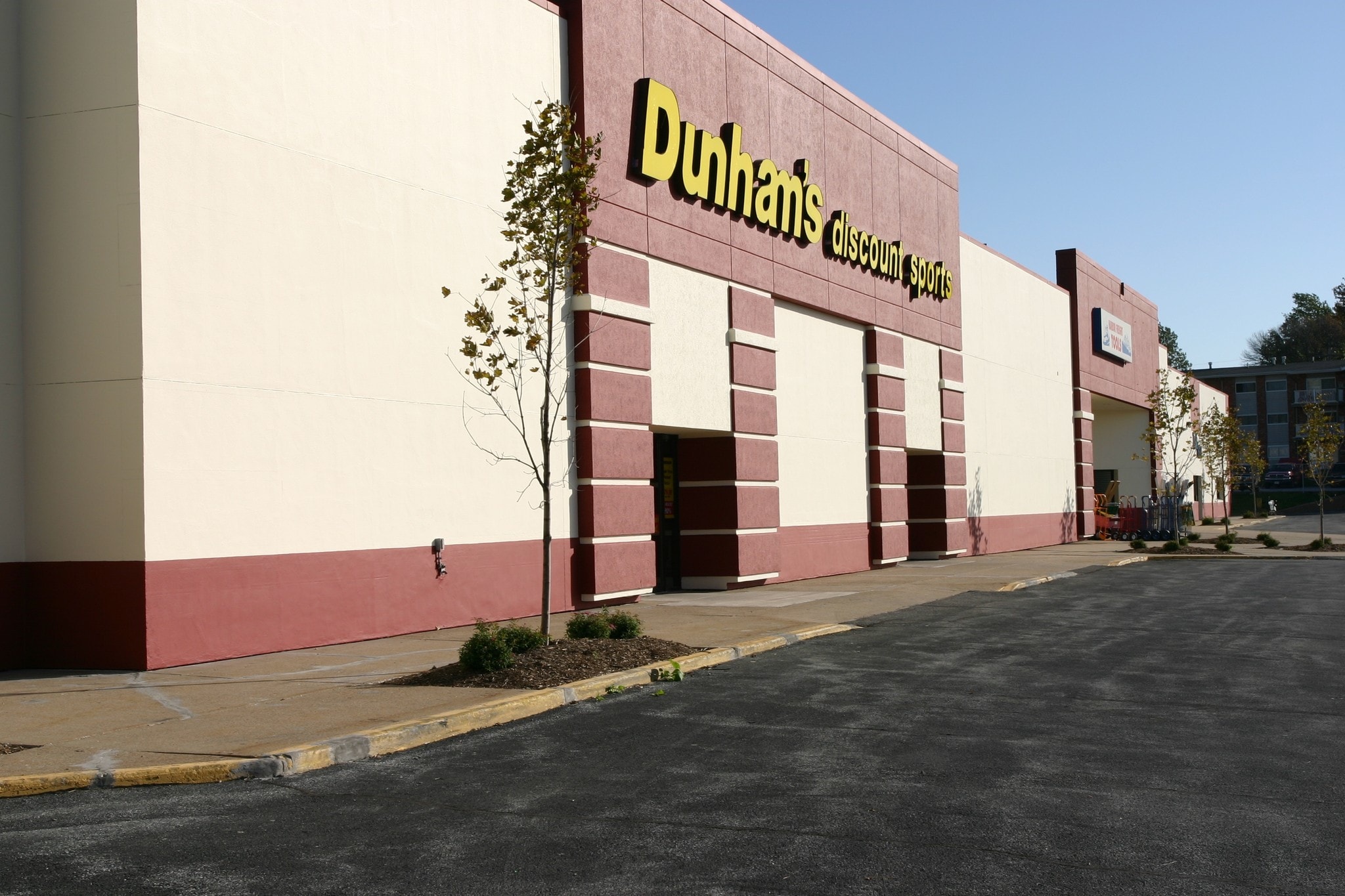 1010 E Kimberly Rd, Davenport, IA for sale Primary Photo- Image 1 of 1