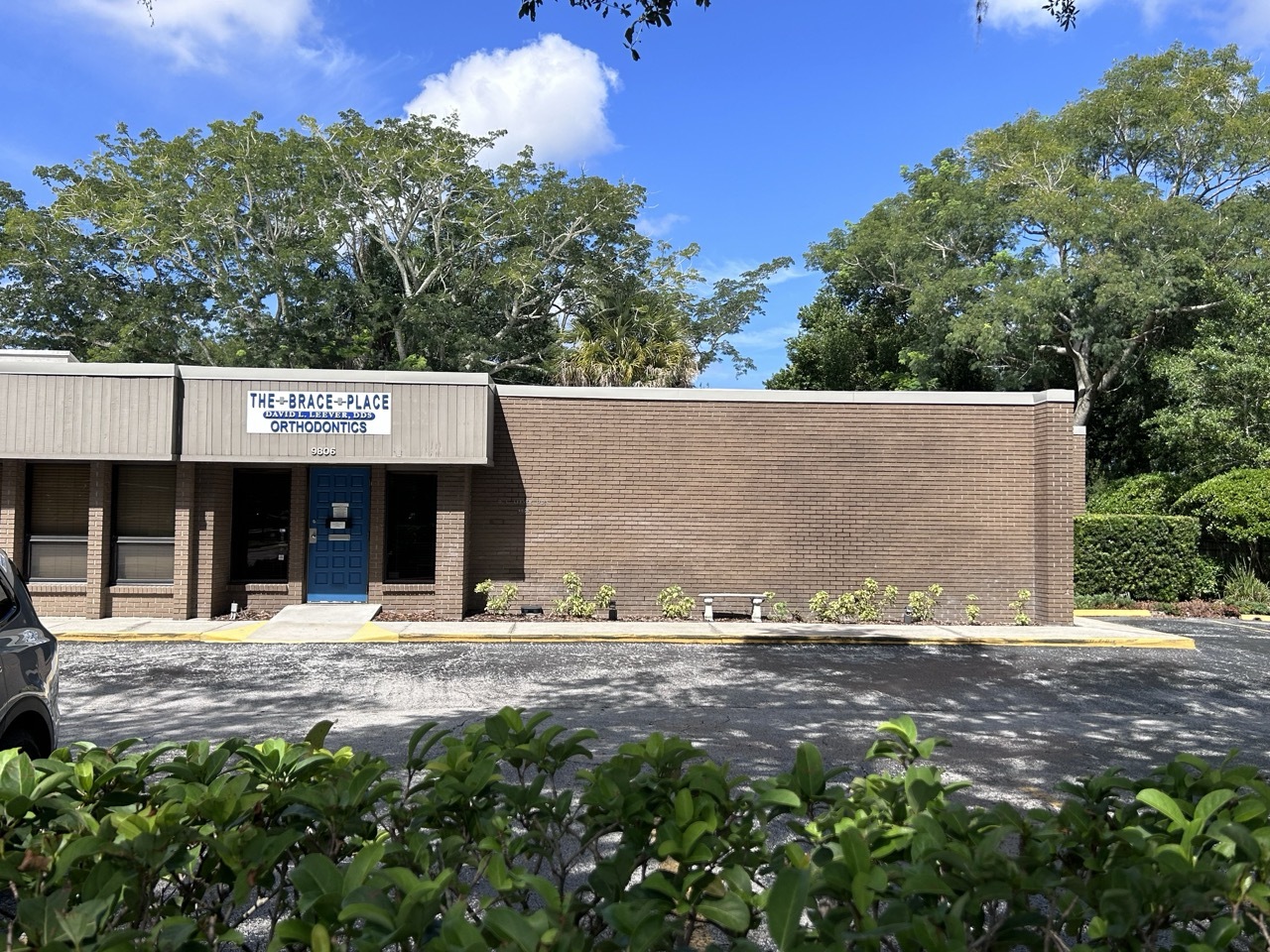 9806 N 56th St, Temple Terrace, FL for lease Building Photo- Image 1 of 12