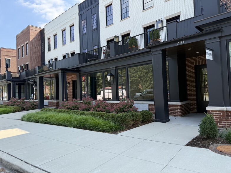 223-225 Burlington Ave, Clarendon Hills, IL for lease - Building Photo - Image 1 of 10