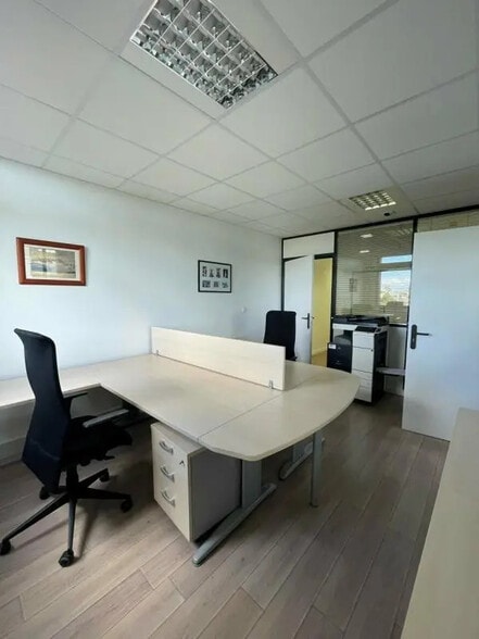 Office in Vannes for sale - Interior Photo - Image 3 of 3