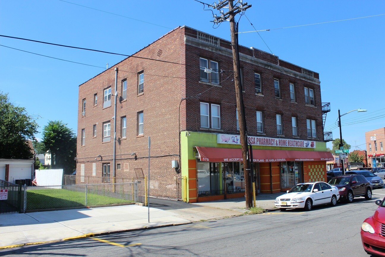 570 Bloomfield Ave, Newark, NJ 07107