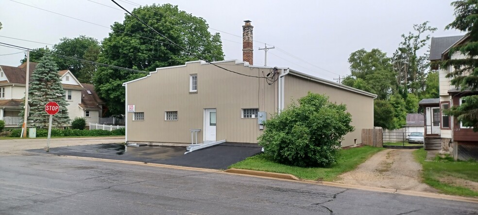 516 Madison Ave, Sullivan, WI for sale - Building Photo - Image 1 of 1