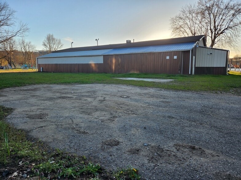 107 13th St, Moundsville, WV for sale - Building Photo - Image 2 of 13