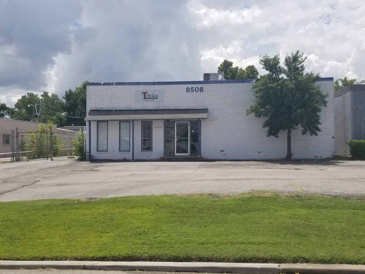 8508 E 46th St, Tulsa, OK 74145