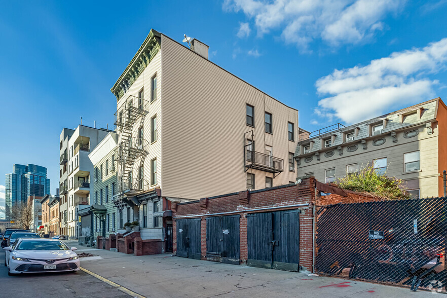 85 Clay St, Brooklyn, NY for sale - Primary Photo - Image 1 of 1