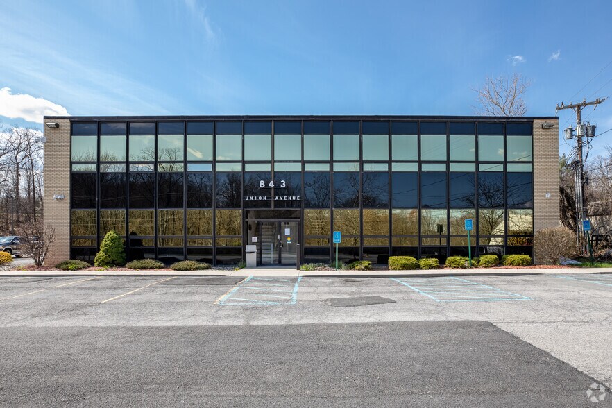 843 Union Ave, New Windsor, NY 12553 Prime Union Ave Location