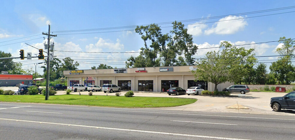 901 W Airline Hwy, La Place, LA for lease - Building Photo - Image 1 of 8