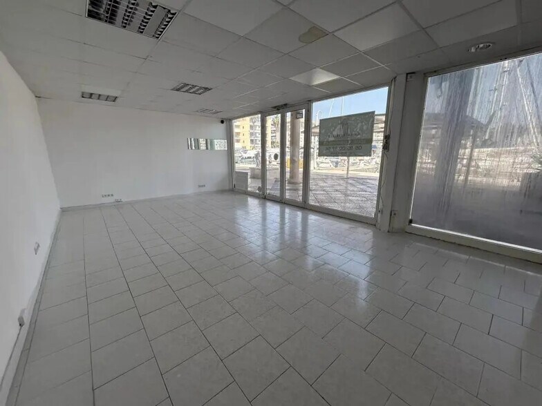 58 Quai D'Octave, Fréjus for lease - Building Photo - Image 3 of 10