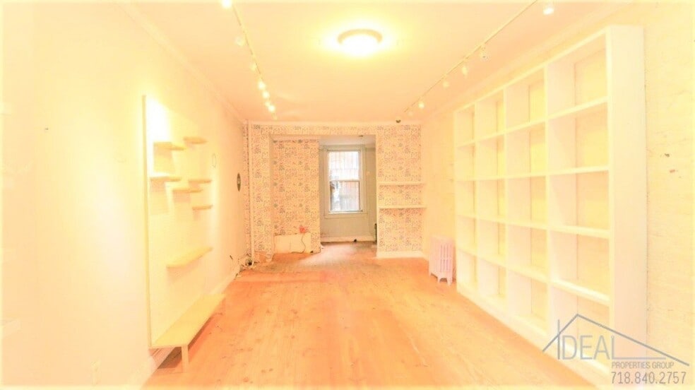 370 Bedford Ave, Brooklyn, NY for sale - Building Photo - Image 2 of 12