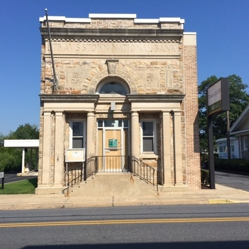 75 Main St, Strausstown, PA 19559