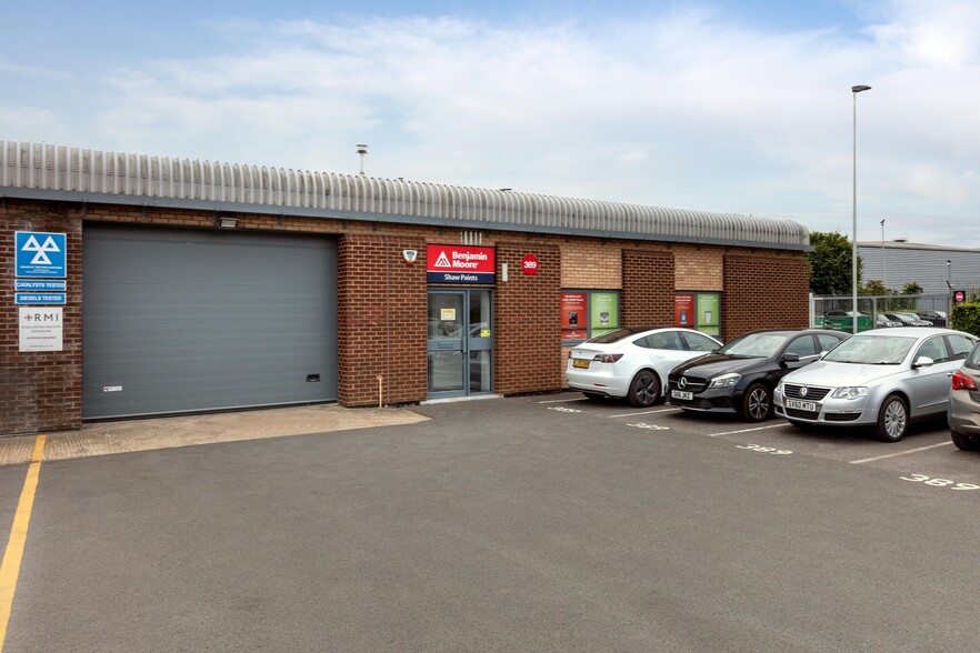 389 Sykes Rd, Slough for lease - Building Photo - Image 1 of 6