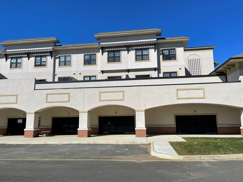 Route 33 & Millhurst Rd, Manalapan Township, NJ for lease - Building Photo - Image 3 of 6