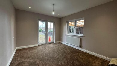 63 Twist Way, Slough for lease Interior Photo- Image 2 of 10