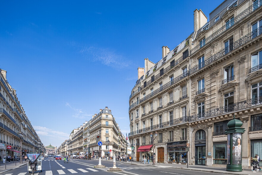 10 Avenue De L'Opera, Paris for sale - Building Photo - Image 3 of 19
