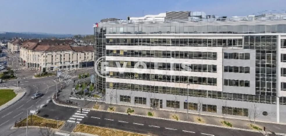 1-3 Boulevard De L'Europe, Poissy for lease - Building Photo - Image 3 of 6