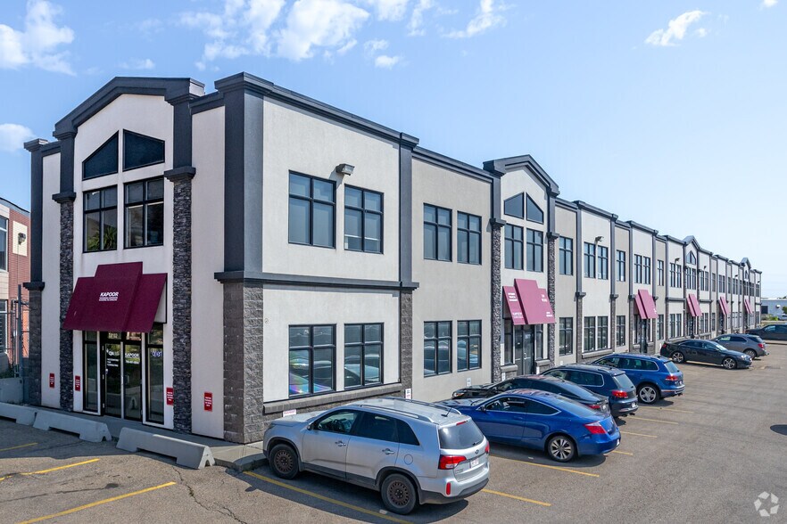5657-5677 99 St NW, Edmonton, AB for sale - Primary Photo - Image 1 of 33