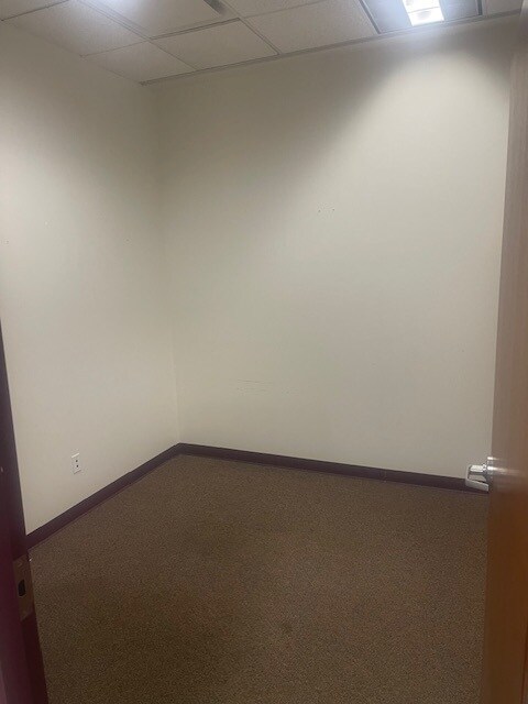 10101 W Greenfield Ave, West Allis, WI for lease Interior Photo- Image 1 of 2