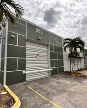 7800-7840 W 2nd Ct, Hialeah, FL for lease Building Photo- Image 2 of 3
