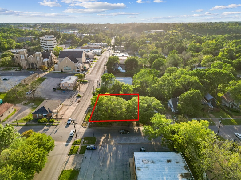 928 University Ave, Huntsville, TX for sale - Building Photo - Image 2 of 17