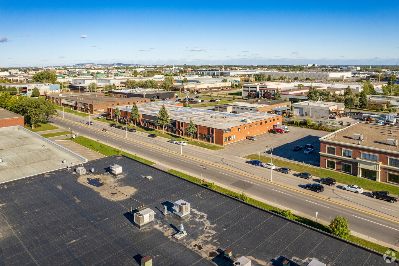 72 Boul Brunswick, Pointeclaire, QC H9B 2C5 Industrial for Lease