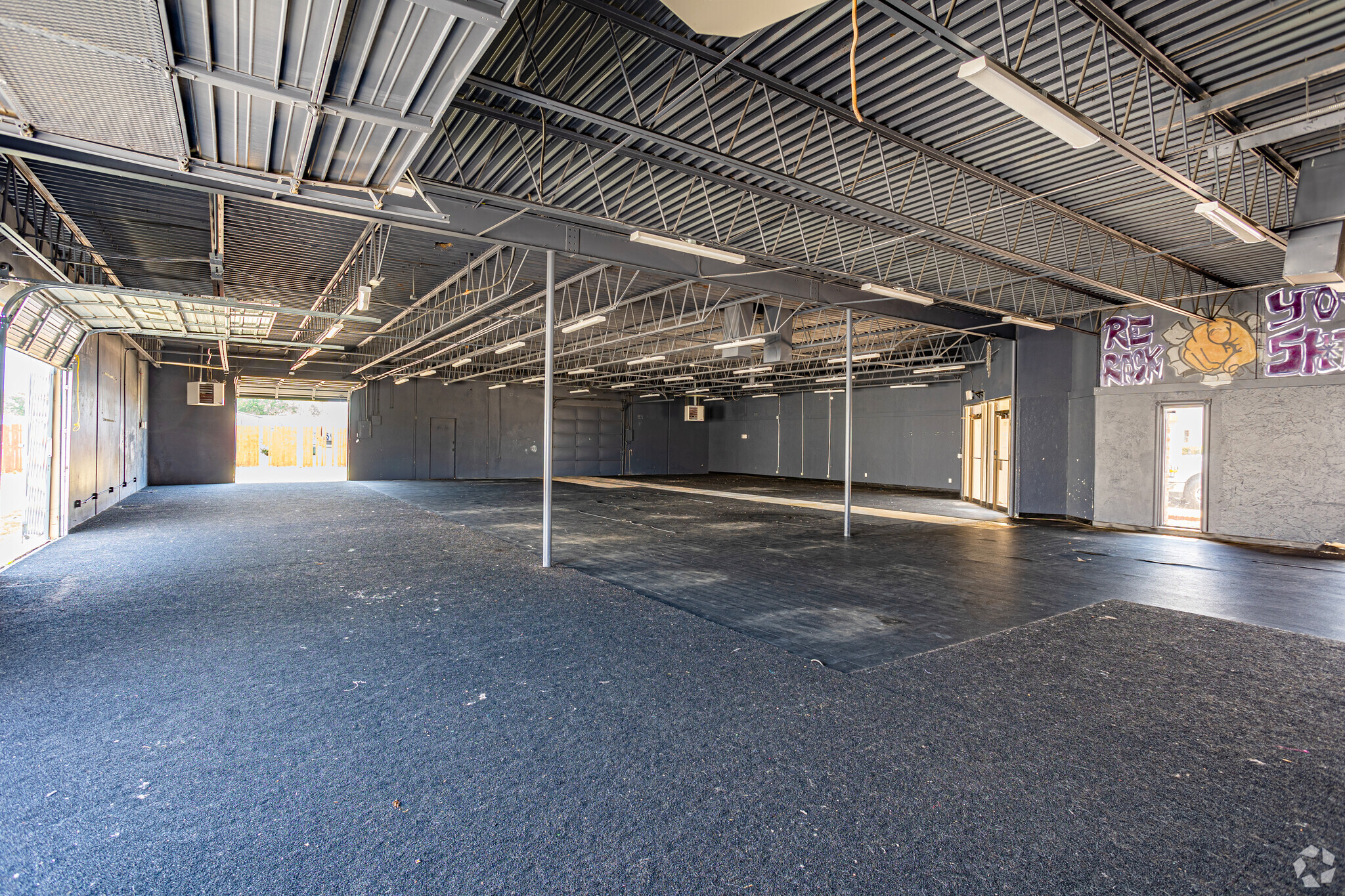 1811 Industrial Blvd, Norman, OK for lease Interior Photo- Image 1 of 13