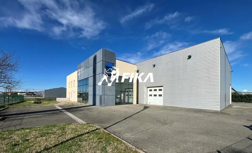 Vente Local d'activités 1 300 m² - Photo 1