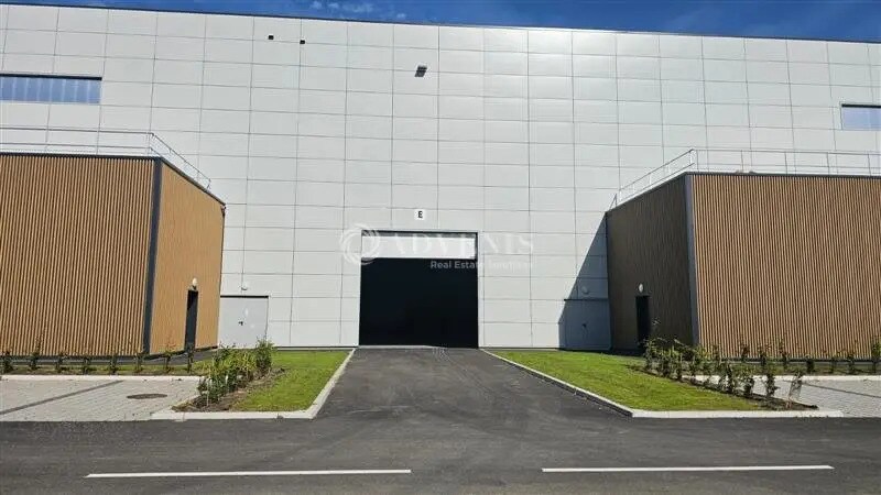 Industrial in Hordain for lease - Building Photo - Image 3 of 8
