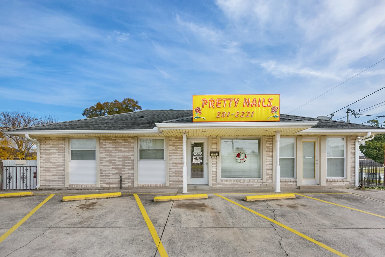 1213 E Judge Perez Dr, Chalmette, LA 70043